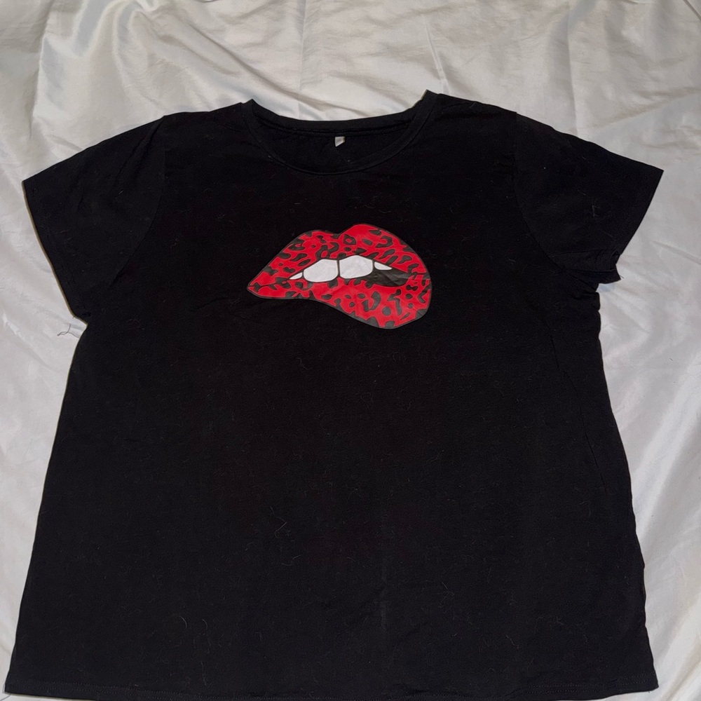 Black Short Sleeve Tee with Red Lips Design